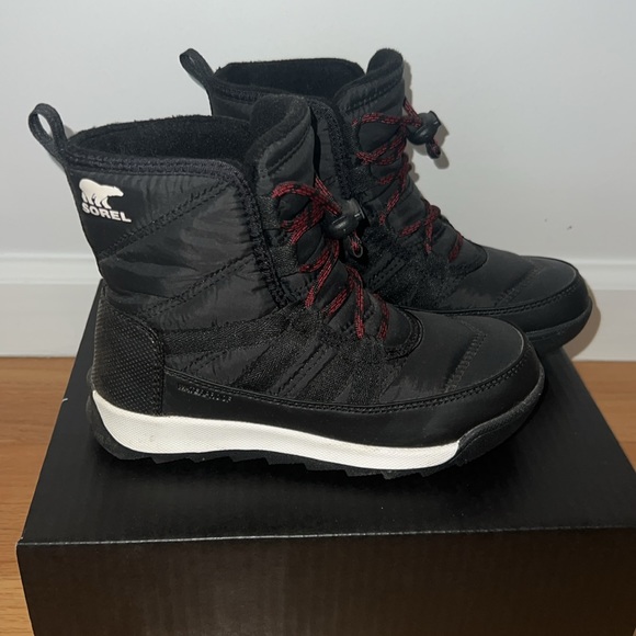 Boys sorel boots - Picture 2 of 5